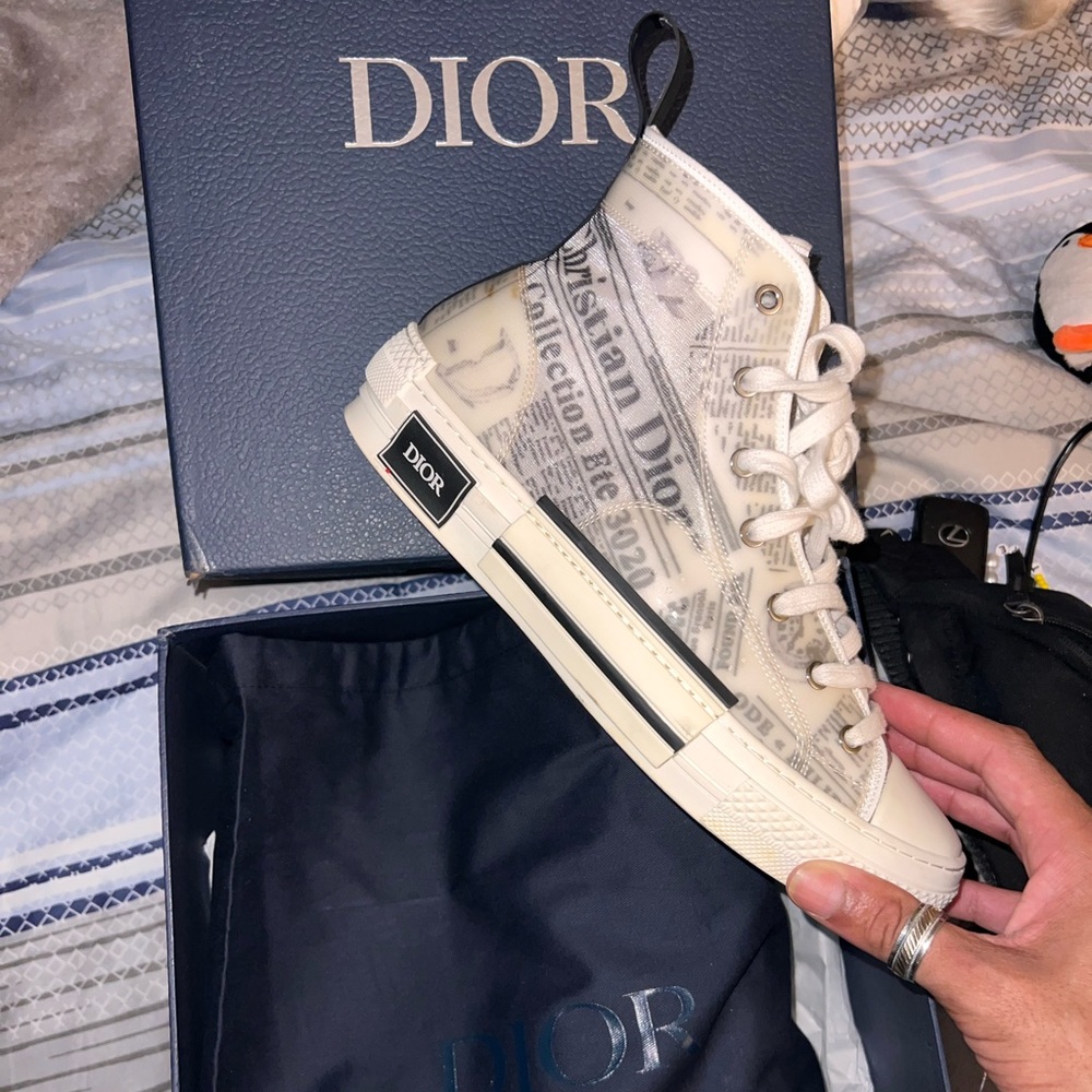 Dior B23 high top Daniel Arsham newspaper size 9